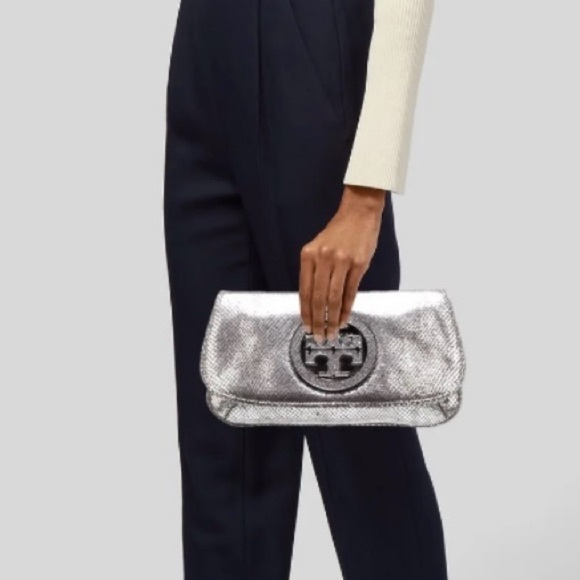 Like New TORY BURCH Crome/Silver Metallic Gunmetal Chain Linked Crossbody/Clutch - Picture 14 of 14